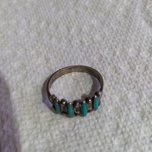 Sterling Silver turquoise Ring look vintage